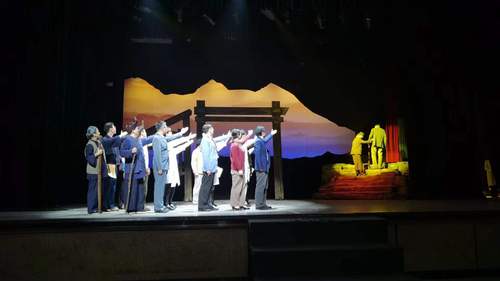 戏剧影视表演专业师生参演原创话剧《侗乡大医》